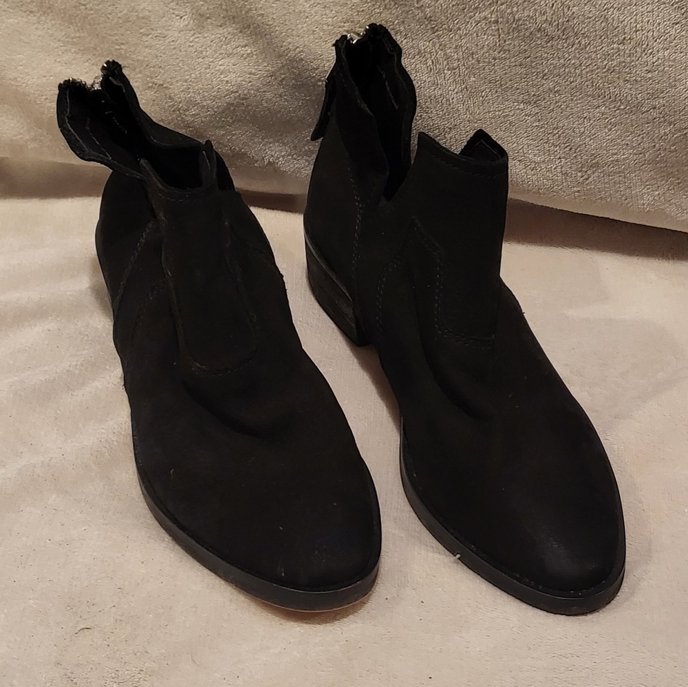 Dolce Vita Black Ankle Booties